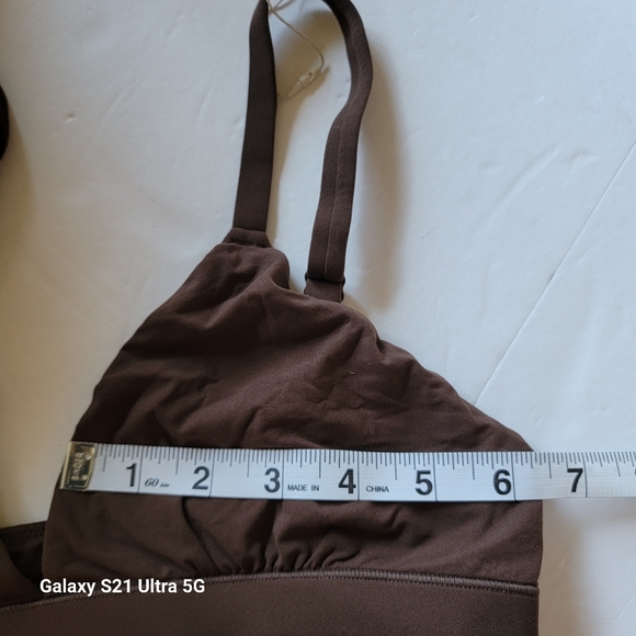 Skims Fits Everbody Triangle Bralette Cocoa Size M NWT (BR-TRI-2024) - Picture 7 of 11